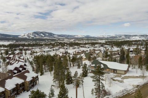 A wide view of the valley and mountains.